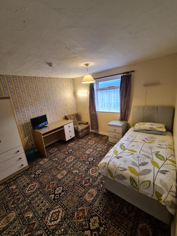 The Coach House Hotel Кегуърт Екстериор снимка